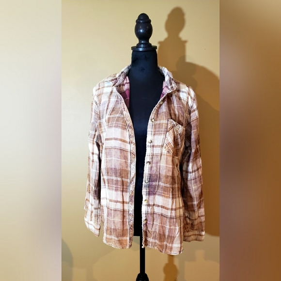 Brown and Cream Custom Minnesota Patched Flannel - Picture 3 of 4